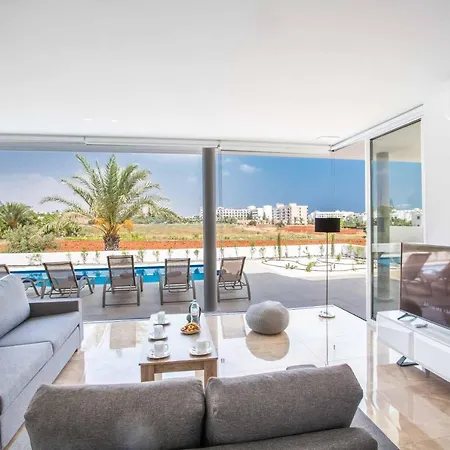 Villa Blue Pearl 2 Protarász